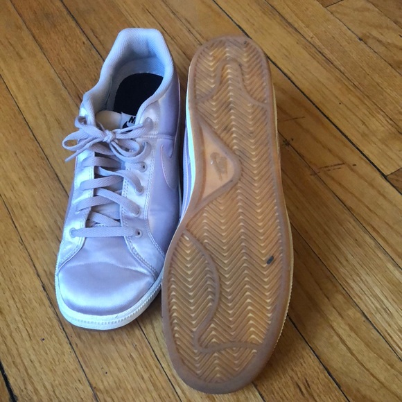 Pink Nike Shoes - Picture 6 of 7